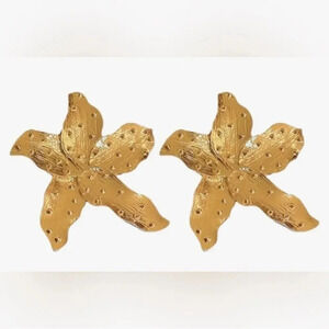 Starfish Gold Stud Earrings